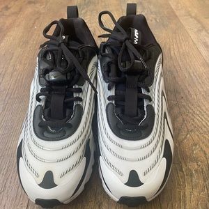 Nike 270 React Zebra Striped